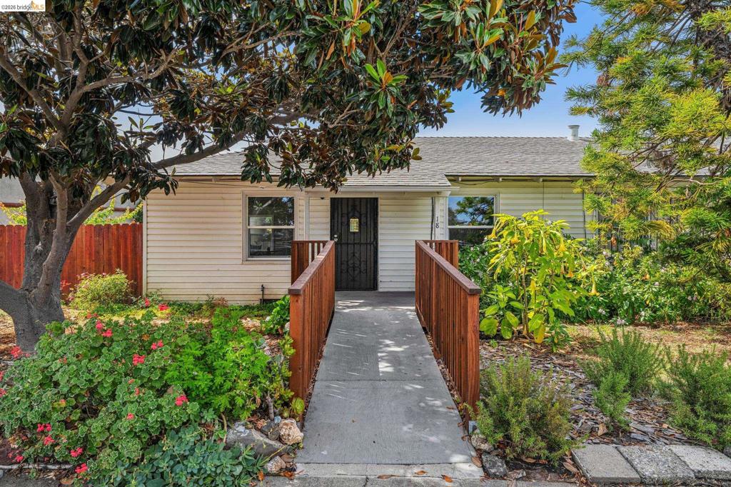 18 W Bissell Ave 204