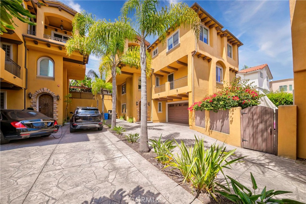 2117 Clark Lane B