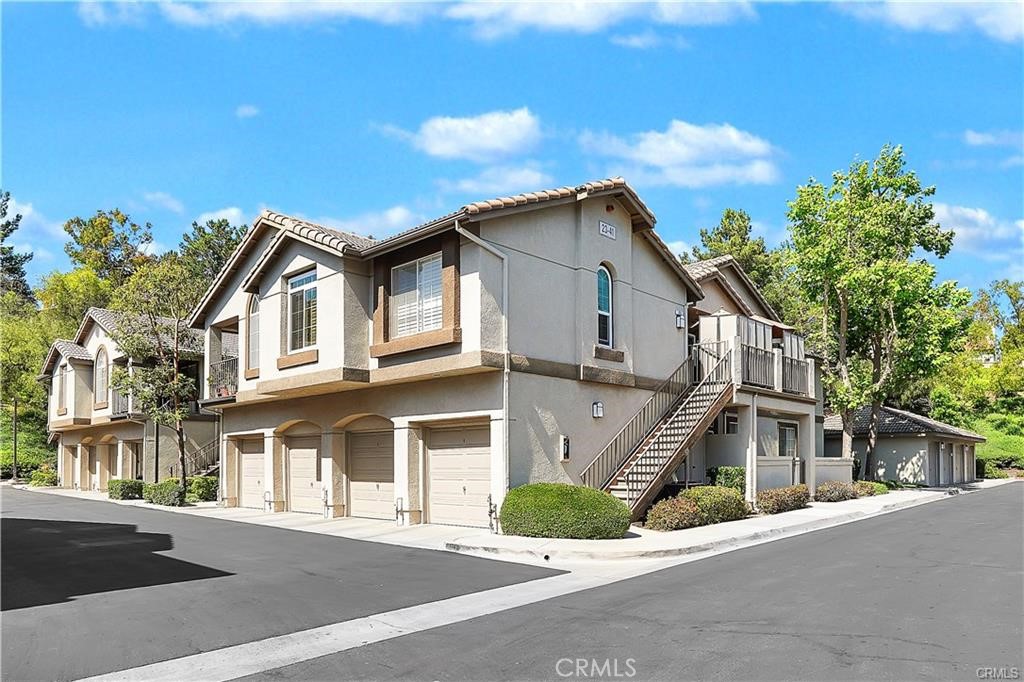 27 Chaumont Circle