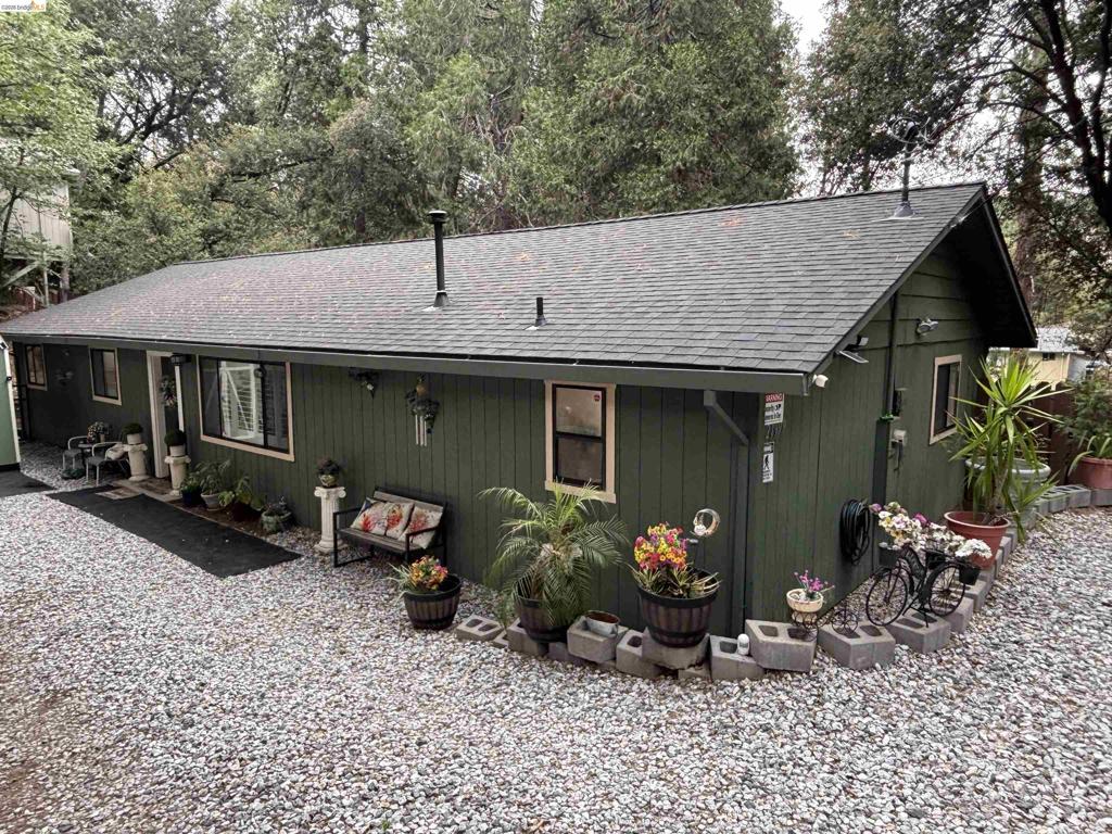 21999 Fallview