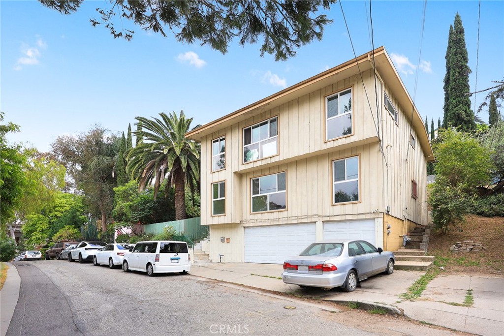 2575 Riverside Terrace