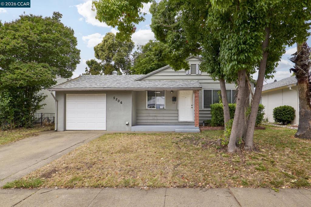 5206 Priscilla Ln