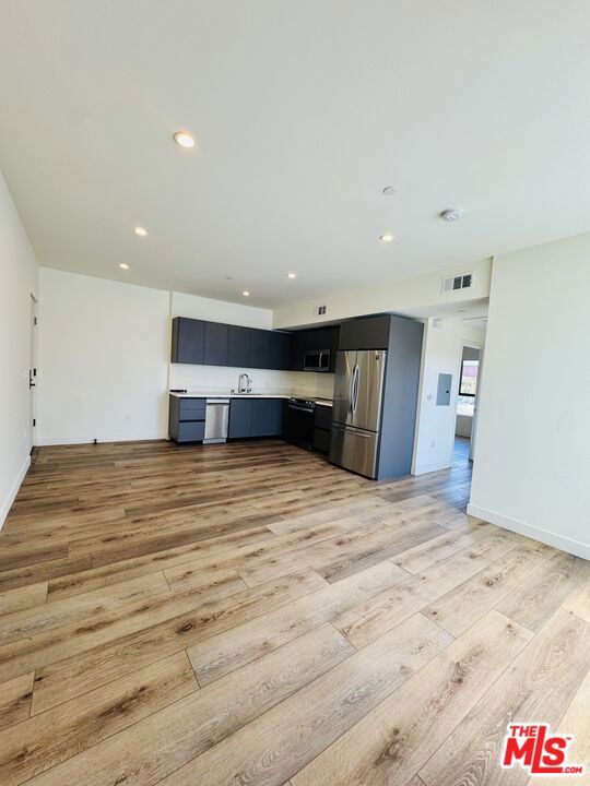 919 Harvard Boulevard 402