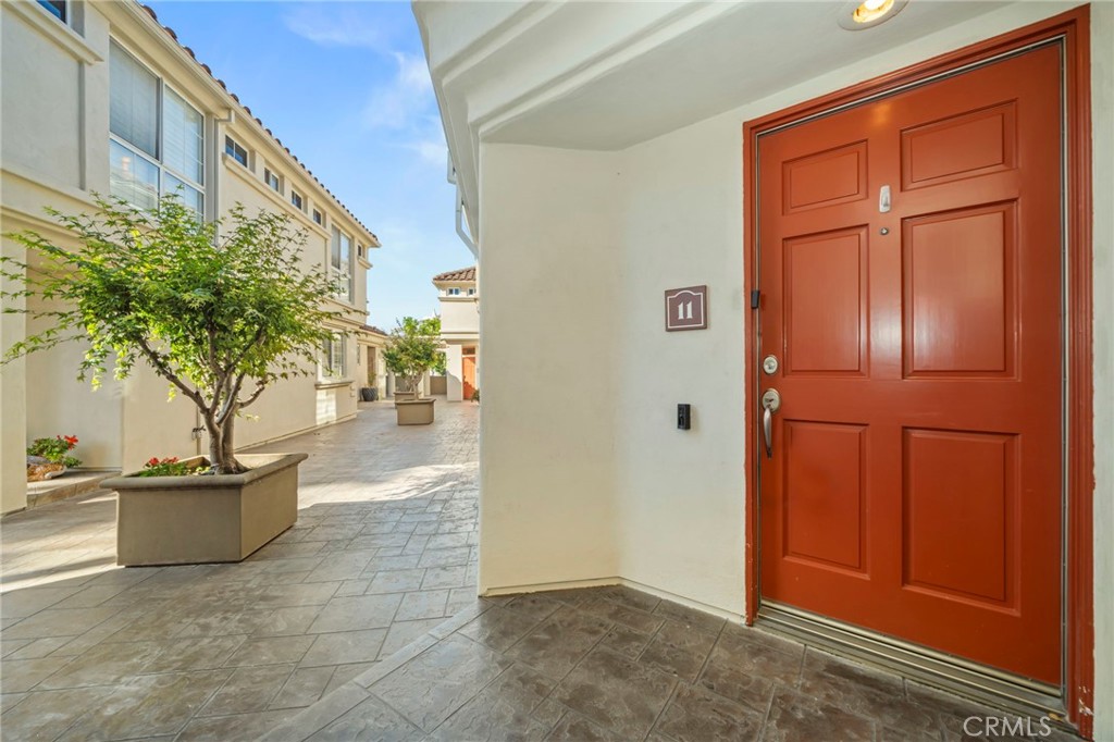 2101 E 15th 11
