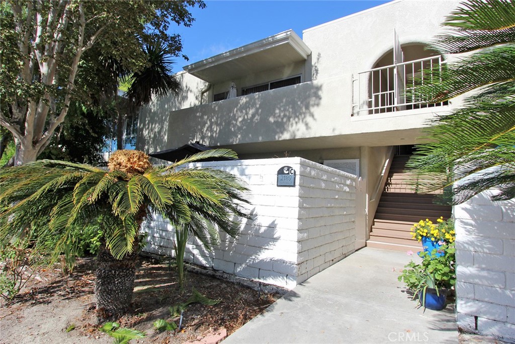 2189 Via Mariposa East C