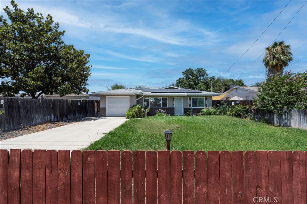 327 S Gilbert