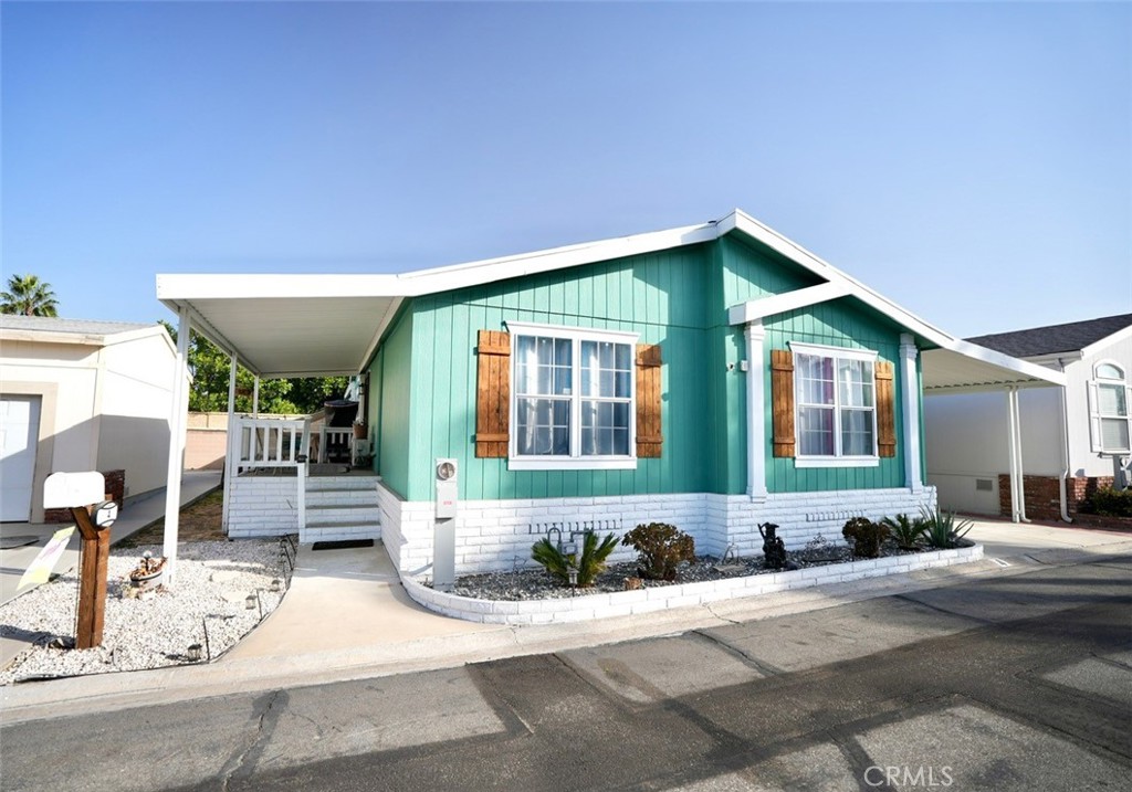 19127 Pioneer Boulevard 4