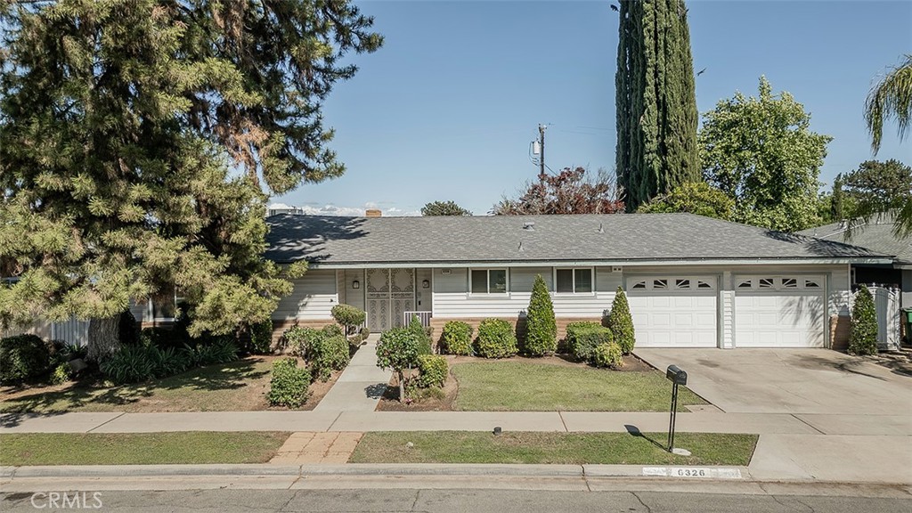 6326 N Bergeron