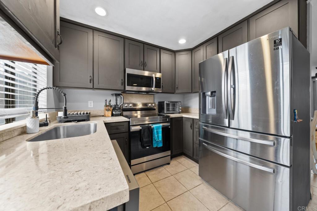 1604 Presioca Street 11