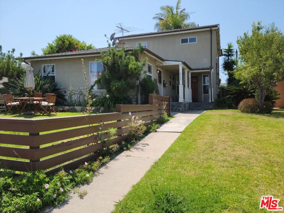 8501 Lilienthal Avenue