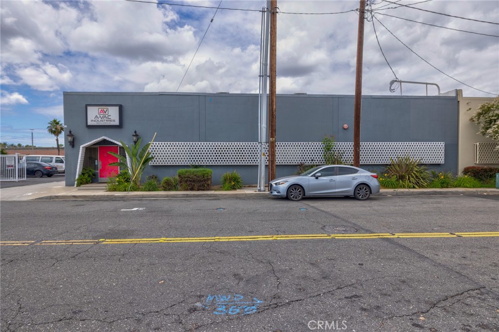 1845 S Lewis