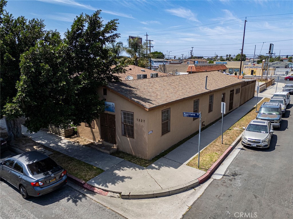 1327 E Mauretania