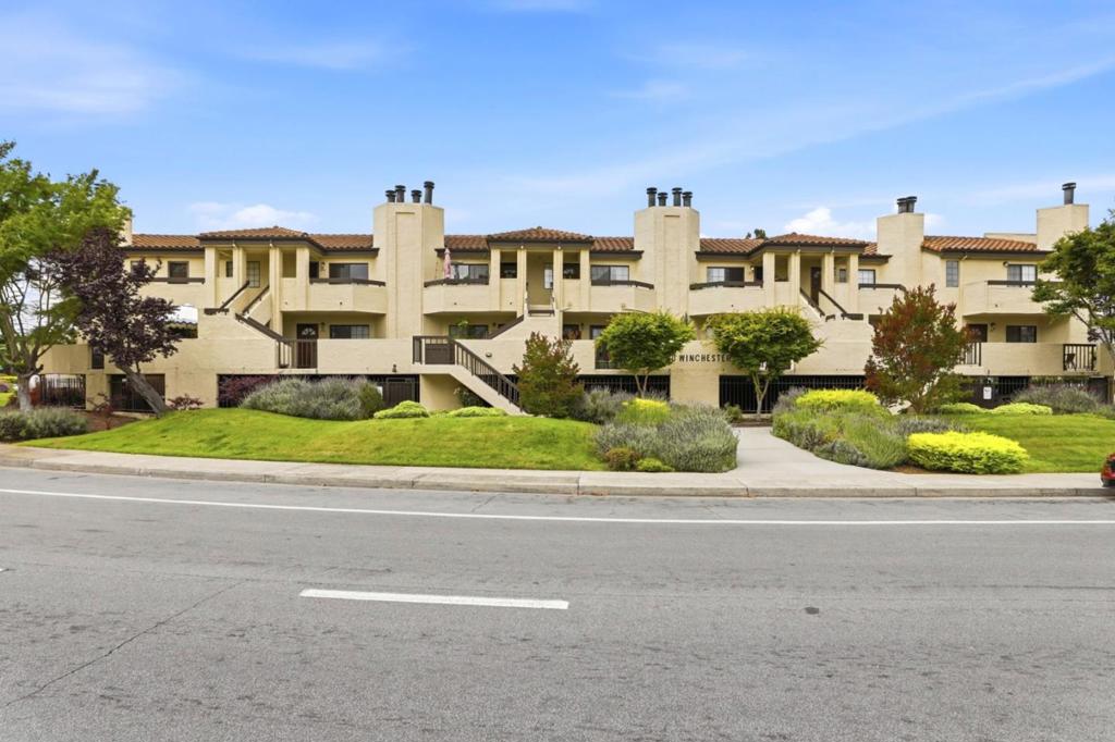 880 N Winchester Boulevard 206