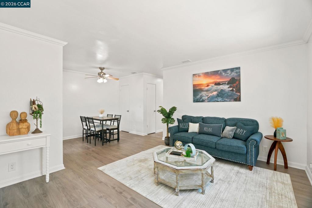 1005 Mohr Ln 4