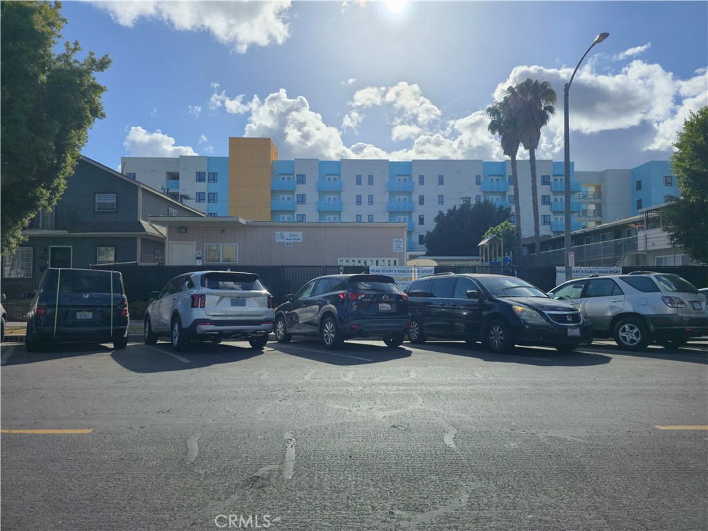 1425 Elm