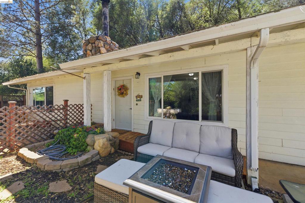 376 Calaveras Way