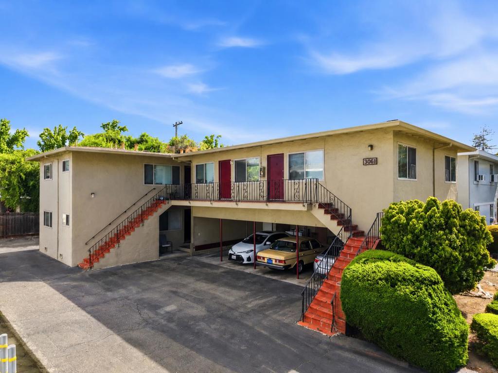 3061 David Avenue