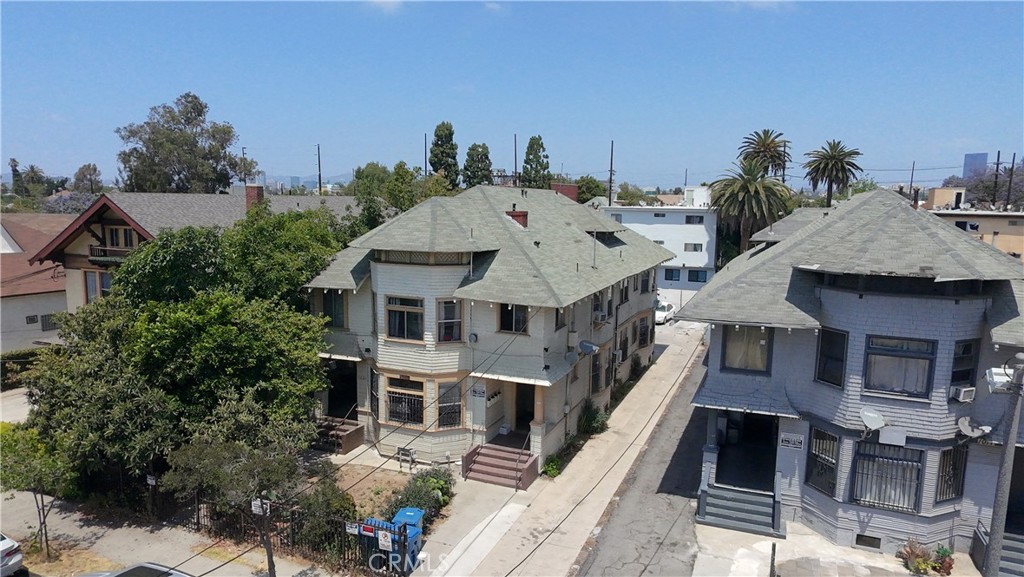 1021 W 25th Street 6
