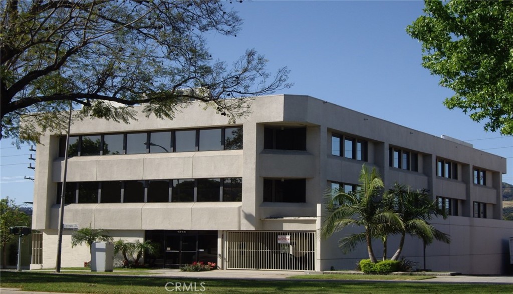 1314 W Glenoaks Boulevard 100