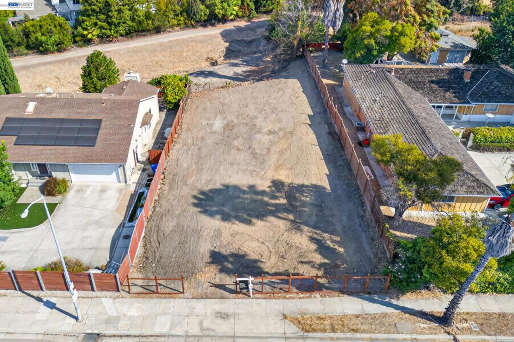 3279 Washington Blvd.