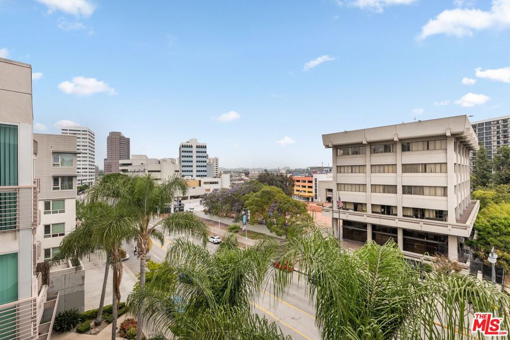 267 S San Pedro Street 623