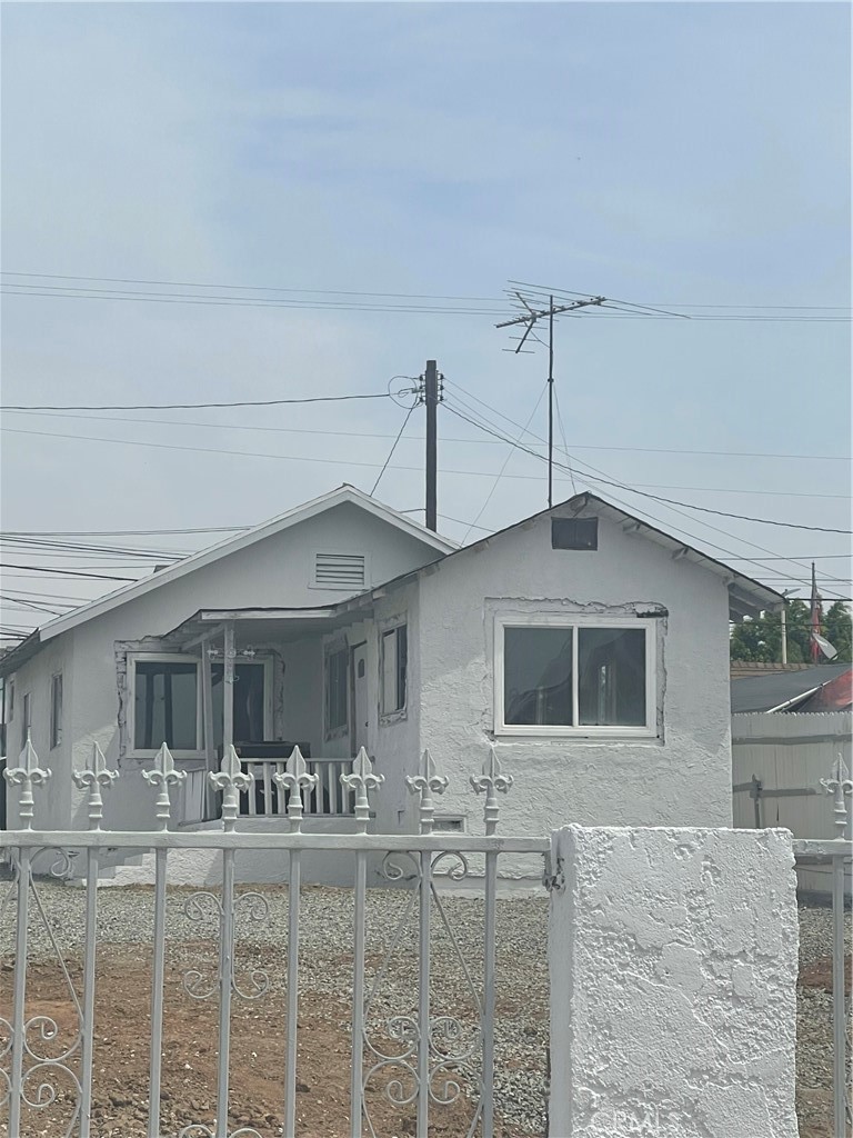 3441 Siskiyou Street