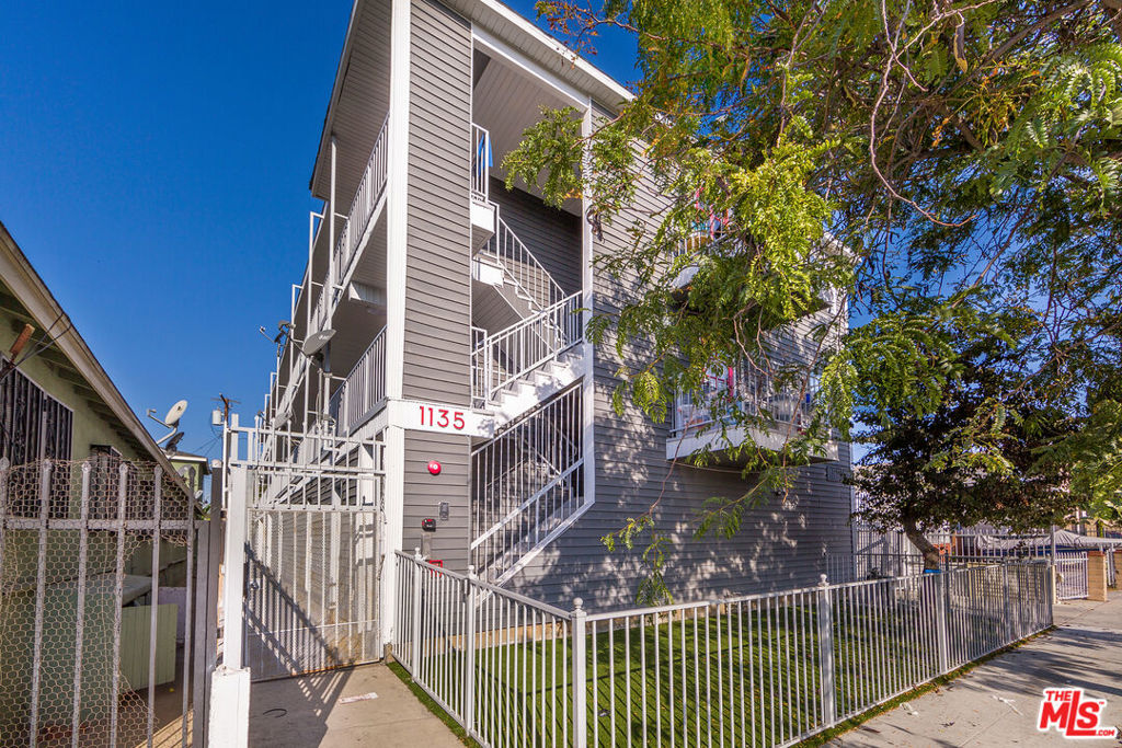 1135 Raymond Avenue