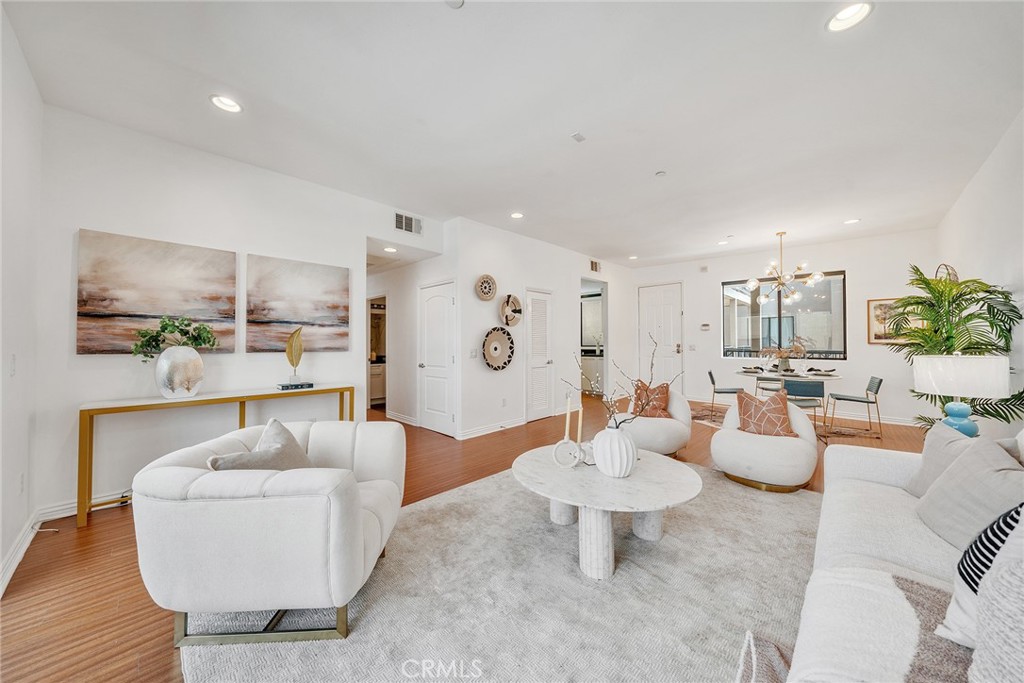 230 S Jackson 206