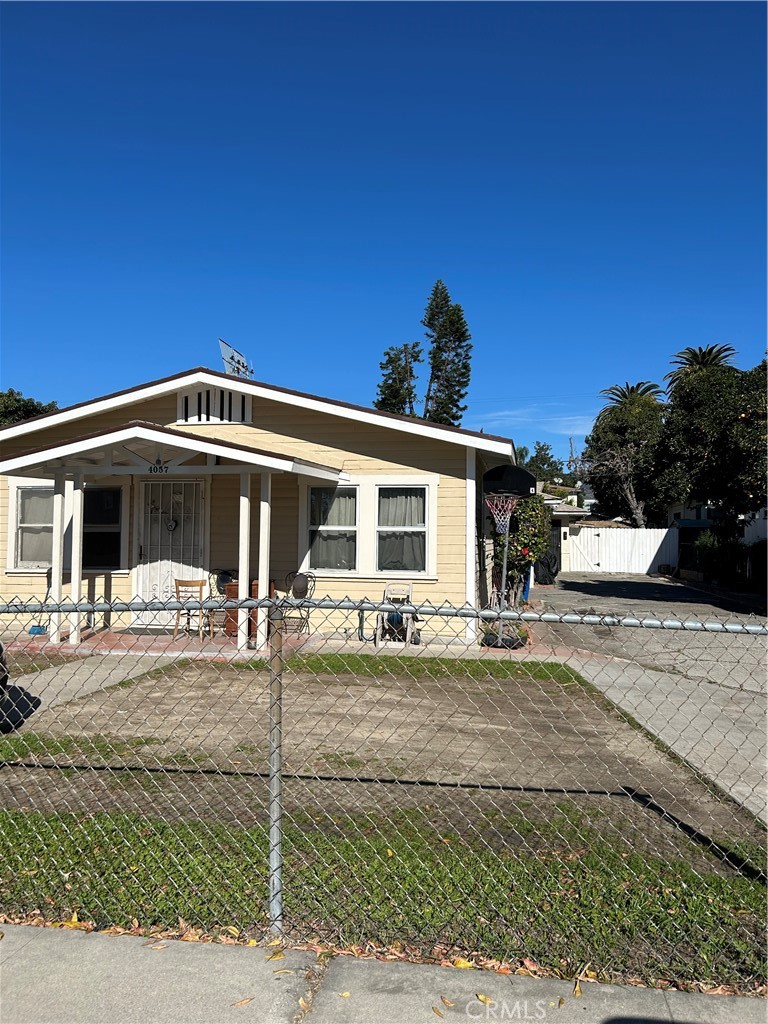 4057 Baywood