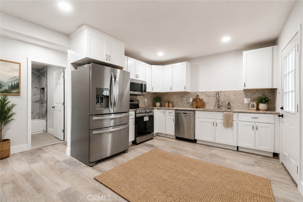 1562 W 31st Street