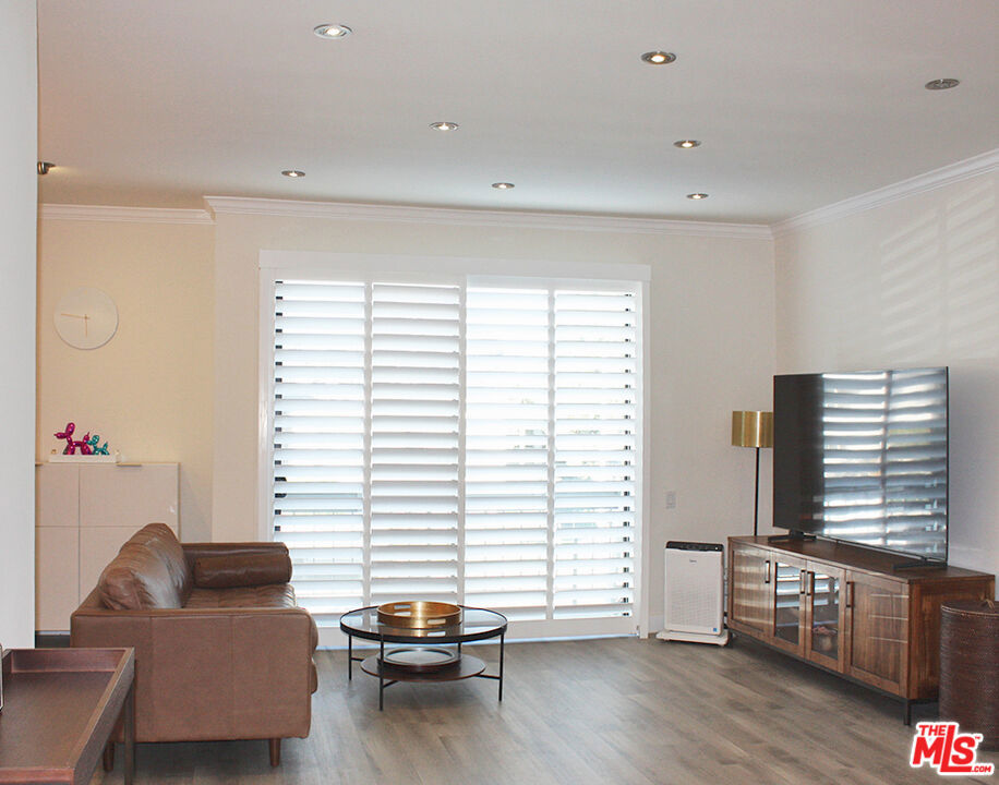 2175 S Beverly Glen Boulevard 302