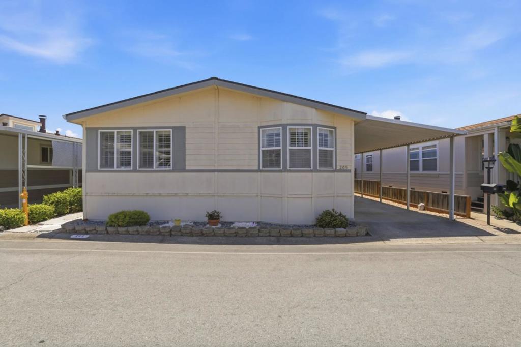 1225 Vienna Drive 205