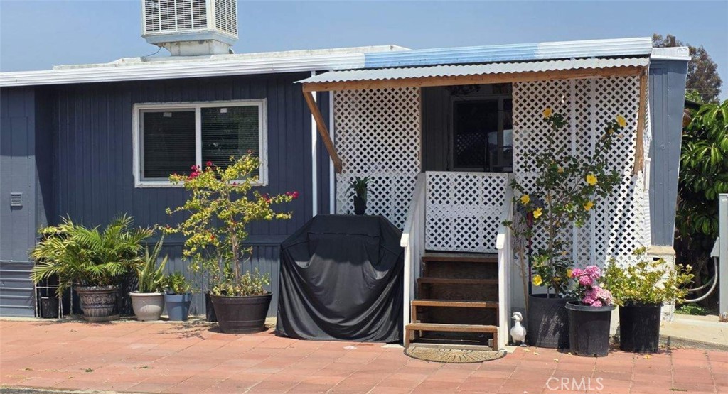15325 Orange Avenue B-29