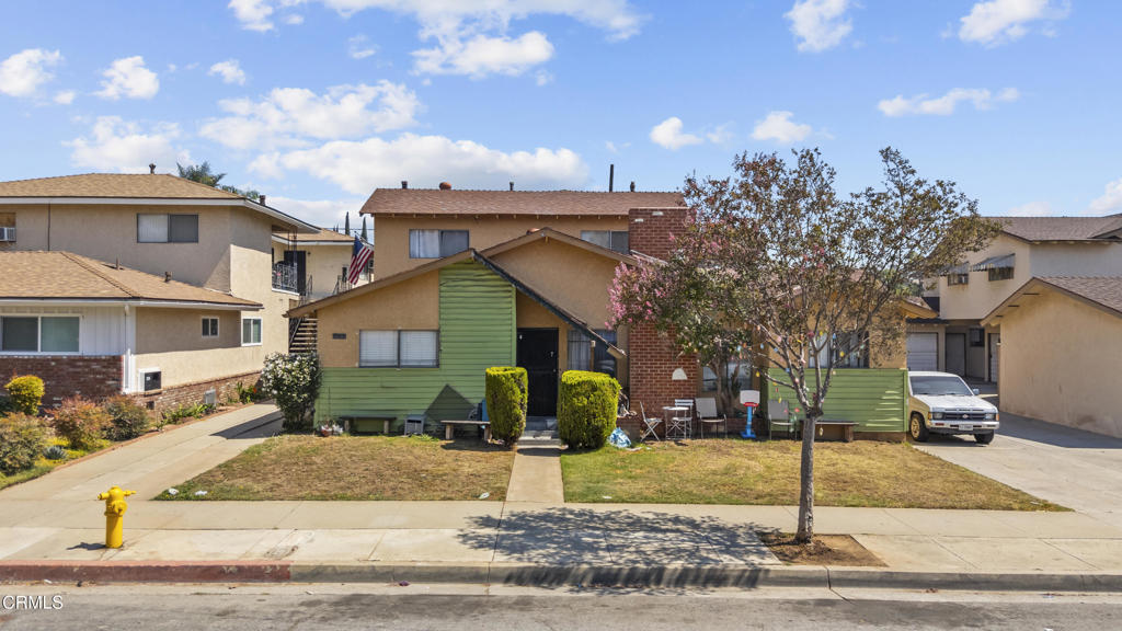 2120 W Victoria Avenue