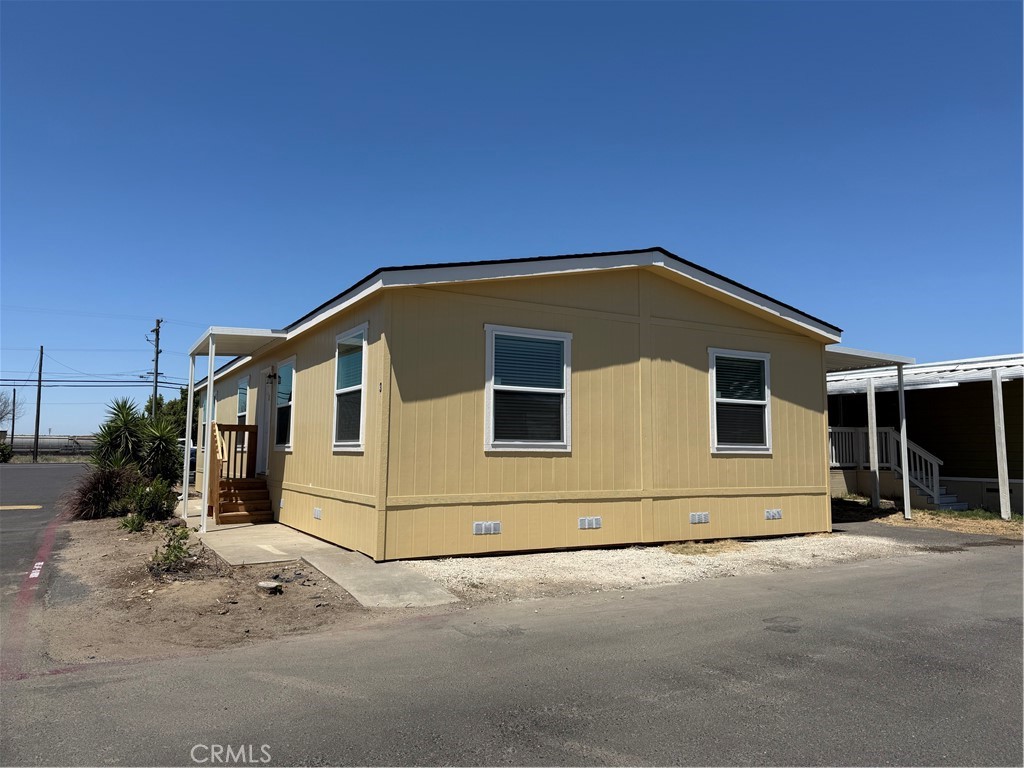 200 Santa Fe Drive 3