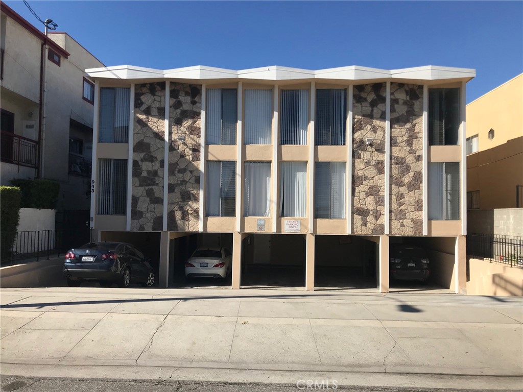 943 N Louise Street 3