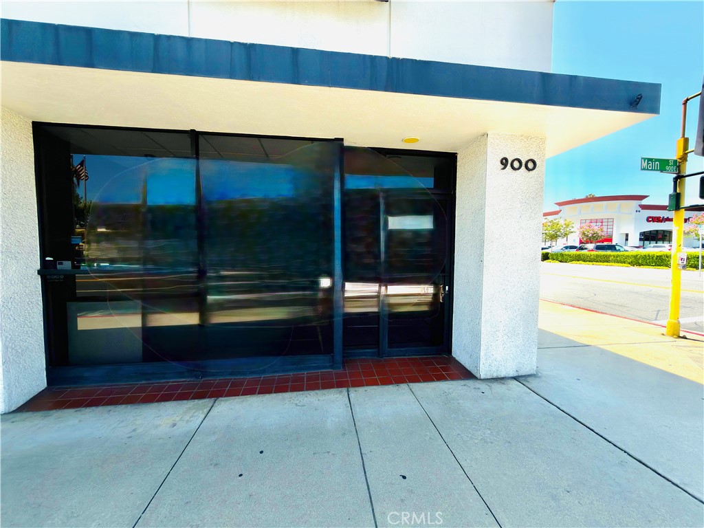 900 E Main