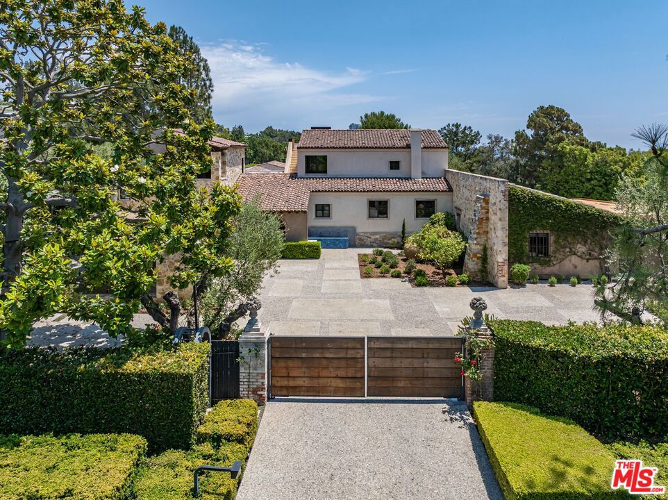 976 N Alpine Drive