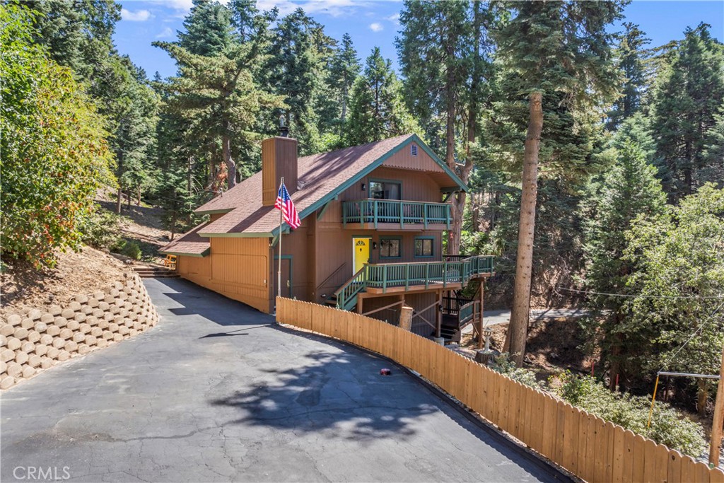 899 Blueridge Drive