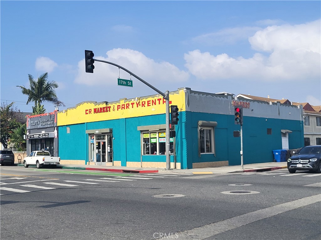 1631 Alamitos Avenue