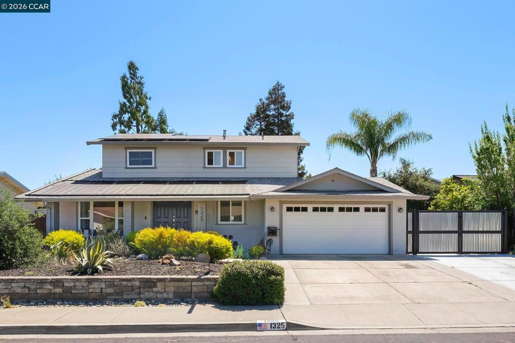 1325 Sumac Cir