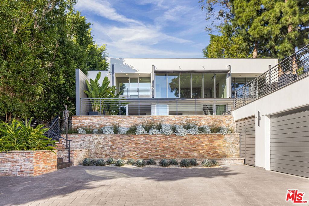 1545 Sunset Plaza Drive