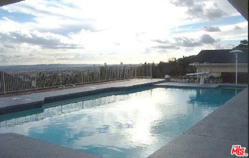 5238 Los Encantos Way