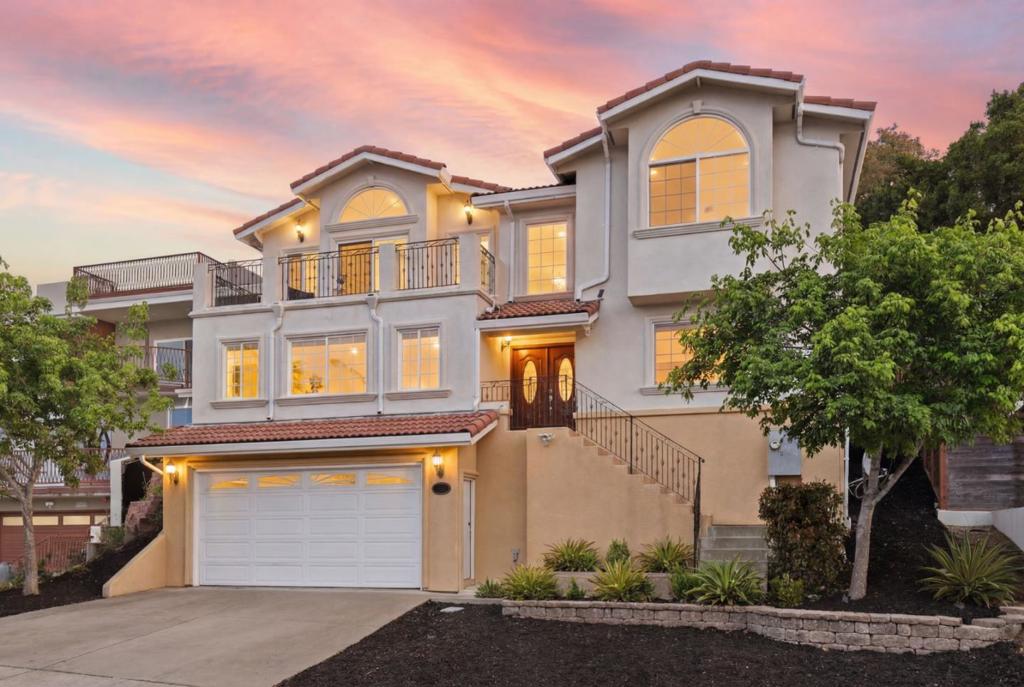 2390 Rainbow Court