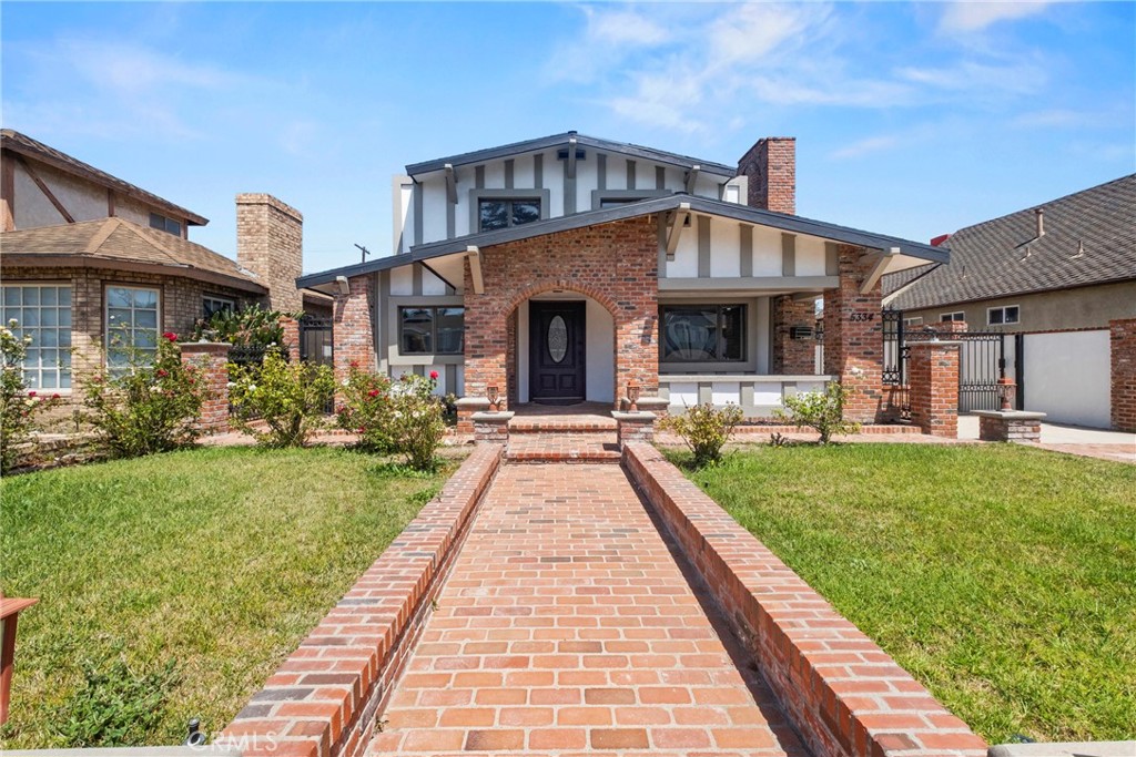 5334 S Victoria