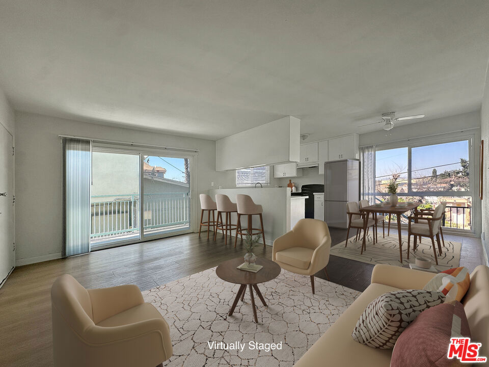 220 E Hyde Park 1