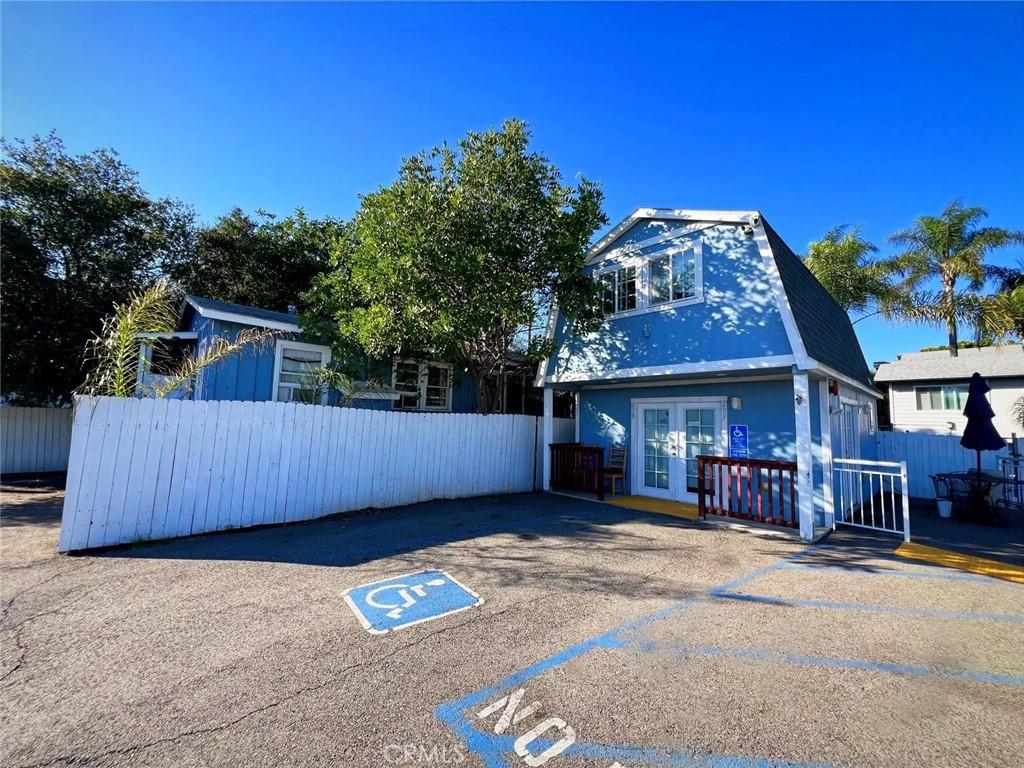 408 N Pico ave