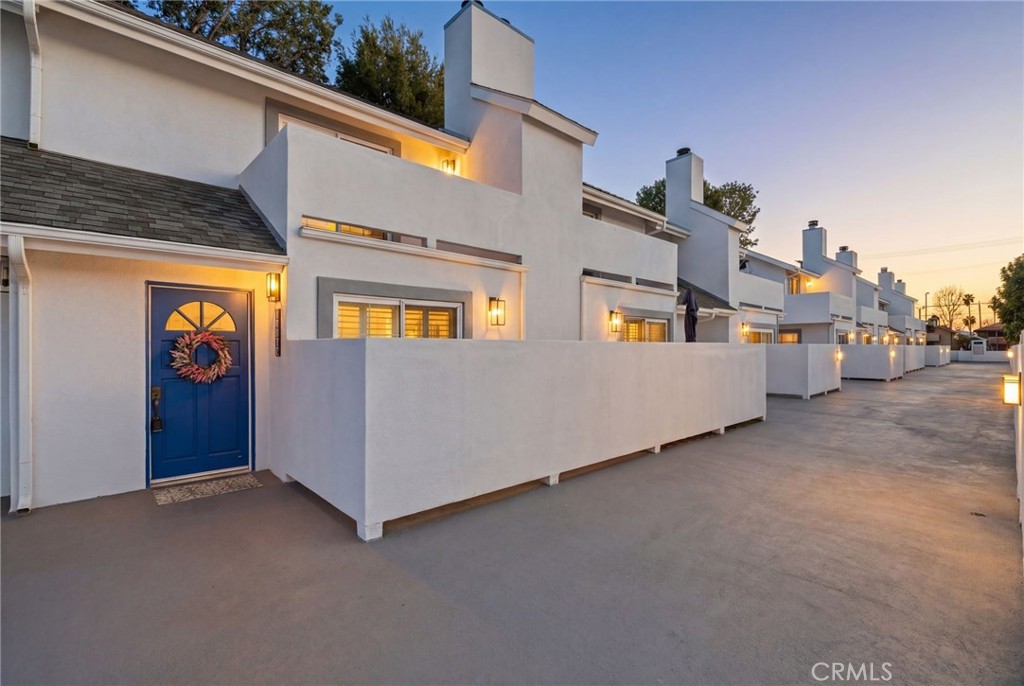 7304 Balboa C