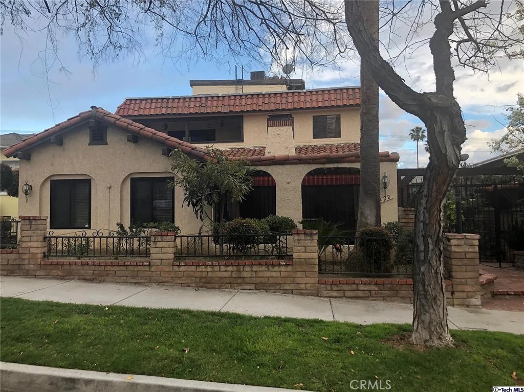 422 E Harvard