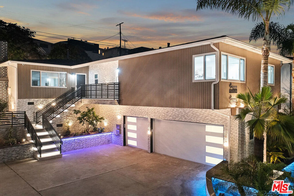 8222 Pershing Drive